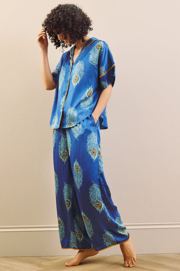 Pauwenoog satijnen oversized pyjama, marineblauw